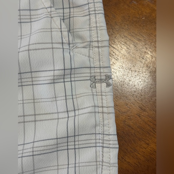 Men’s Golf Shorts - 38 - Picture 11 of 12